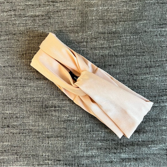 I’m With The Band Pink Shimmer Turban Headband - Picture 2 of 6